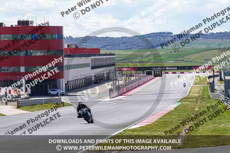 cadwell no limits trackday;cadwell park;cadwell park photographs;cadwell trackday photographs;enduro digital images;event digital images;eventdigitalimages;navarra;no limits trackdays;peter wileman photography;racing digital images;trackday digital images;trackday photos